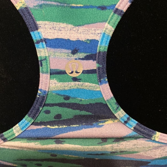 Lululemon Razorback Workout Tank w/ Bag - Picture 4 of 7